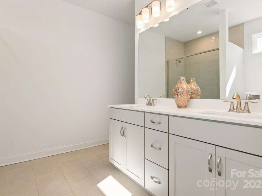 11031 Larkslea Lane, Charlotte, NC 28278.  MLS# CAR4271960, YatesRealty ID 5467. 