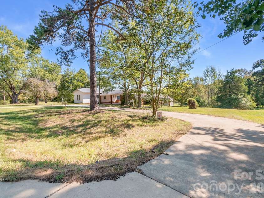 7615 Rocky River Road, Union, NC 28112.  MLS# CAR4430607, YatesRealty ID 54670. 2 way circular driveway