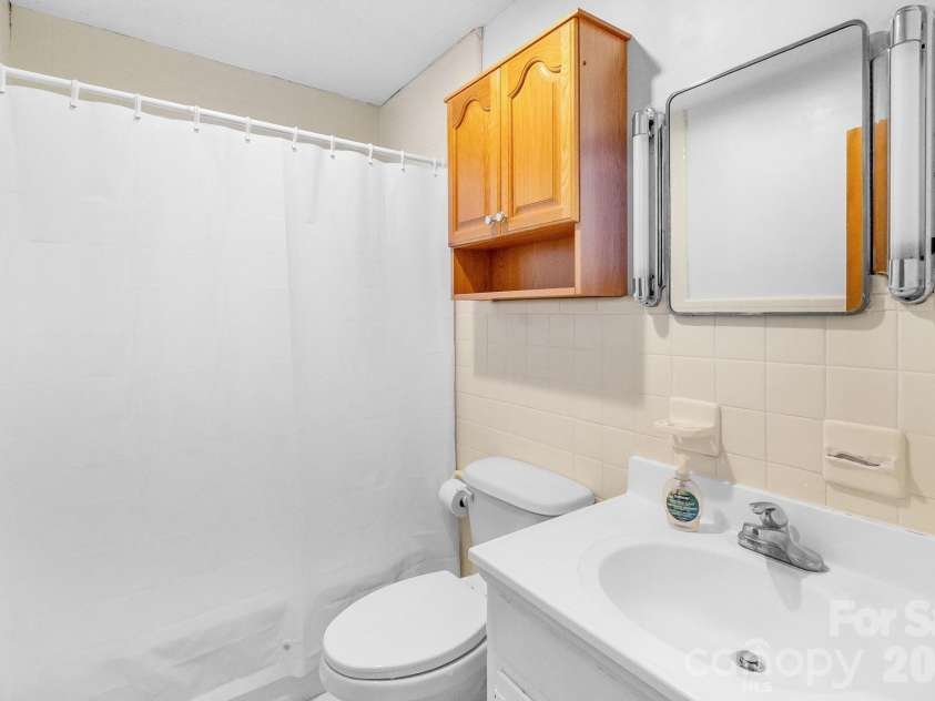 7615 Rocky River Road, Union, NC 28112.  MLS# CAR4430607, YatesRealty ID 54670. Full Bathroom