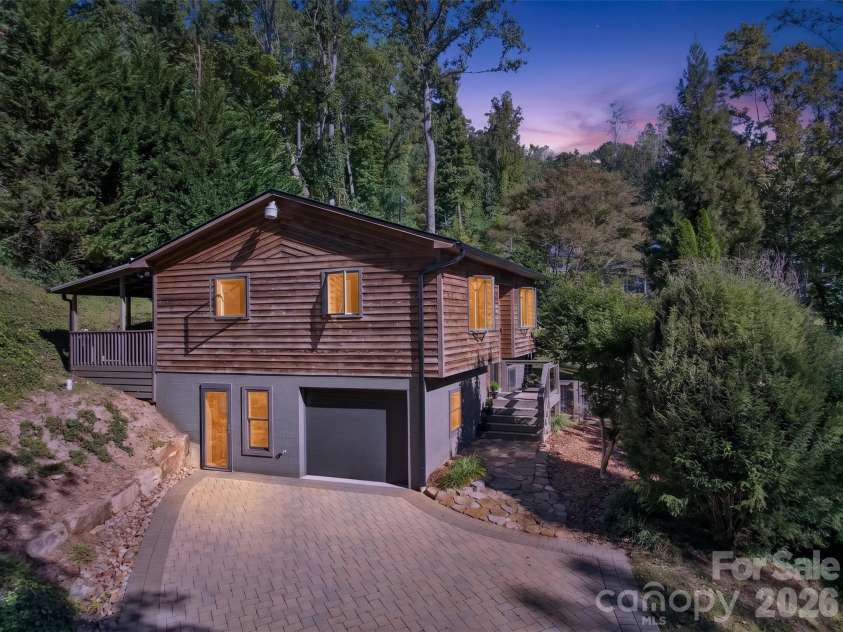 53 Hemlock Street, Arden, NC 28704.  MLS# CAR4430956, YatesRealty ID 54671. 