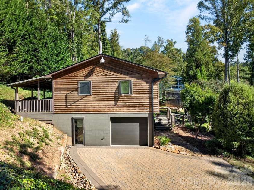 53 Hemlock Street, Arden, NC 28704.  MLS# CAR4430956, YatesRealty ID 54671. 