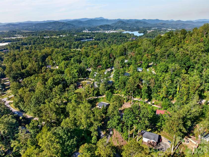 53 Hemlock Street, Arden, NC 28704.  MLS# CAR4430956, YatesRealty ID 54671. 