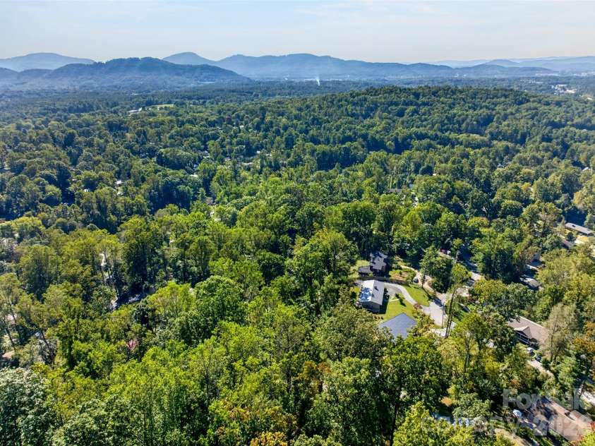 53 Hemlock Street, Arden, NC 28704.  MLS# CAR4430956, YatesRealty ID 54671. 