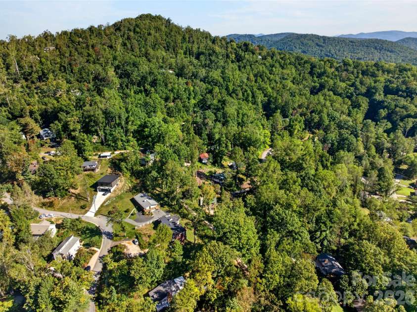53 Hemlock Street, Arden, NC 28704.  MLS# CAR4430956, YatesRealty ID 54671. 