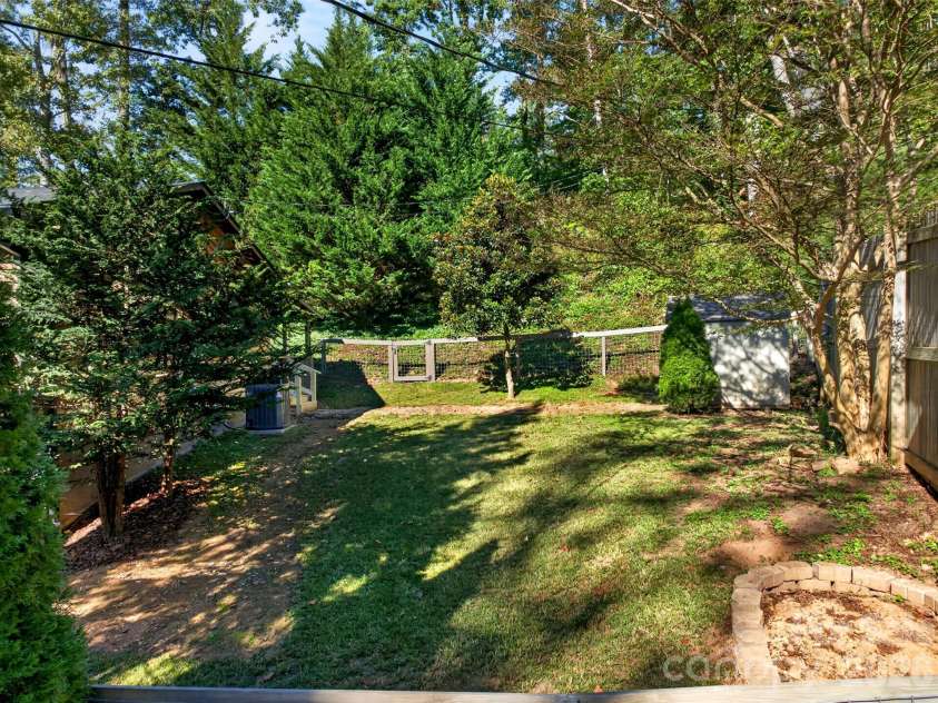 53 Hemlock Street, Arden, NC 28704.  MLS# CAR4430956, YatesRealty ID 54671. 