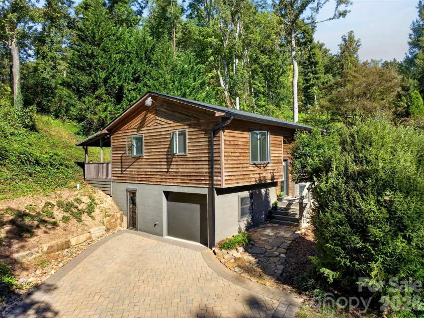 53 Hemlock Street, Arden, NC 28704.  MLS# CAR4430956, YatesRealty ID 54671. 