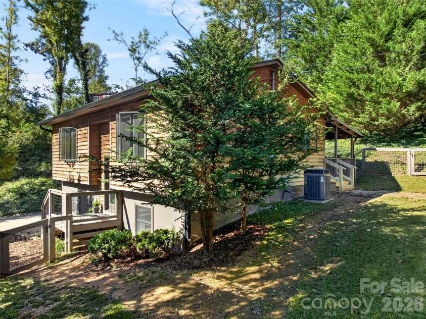 53 Hemlock Street, Arden, NC 28704.  MLS# CAR4430956, YatesRealty ID 54671. Hemlock