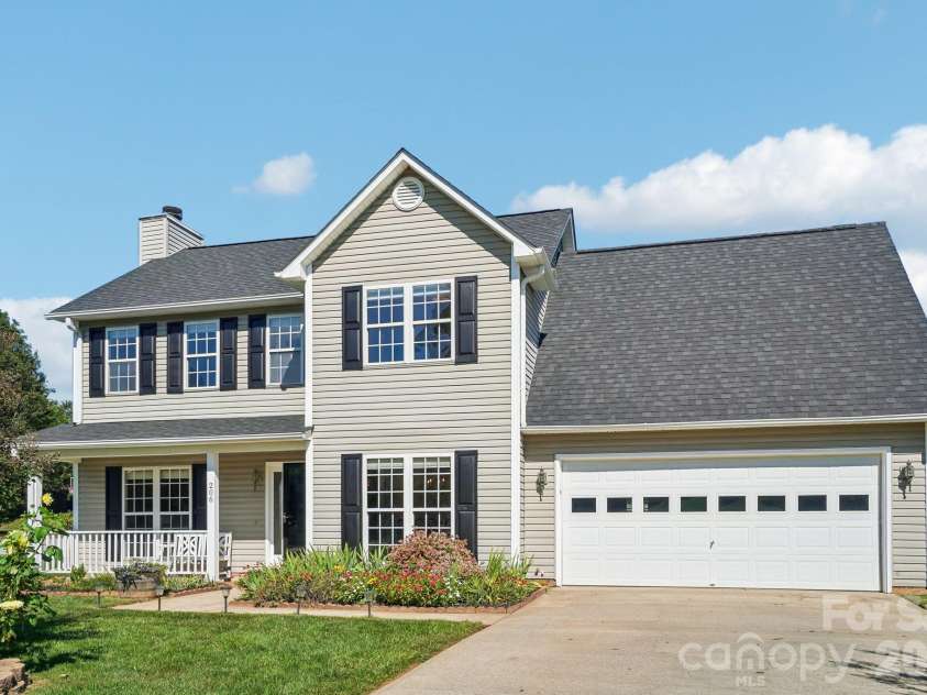 206 Rolling Meadow Road, Fletcher, NC 28732.  MLS# CAR4427765, YatesRealty ID 54675. 