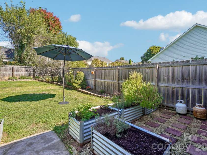 206 Rolling Meadow Road, Fletcher, NC 28732.  MLS# CAR4427765, YatesRealty ID 54675. 