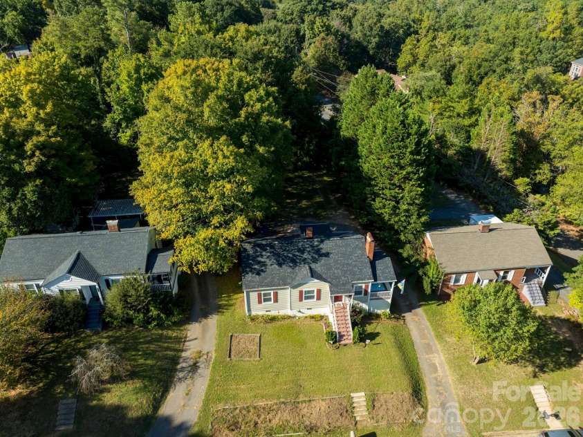 1068 14th Avenue, Hickory, NC 28601.  MLS# CAR4430656, YatesRealty ID 54676. 