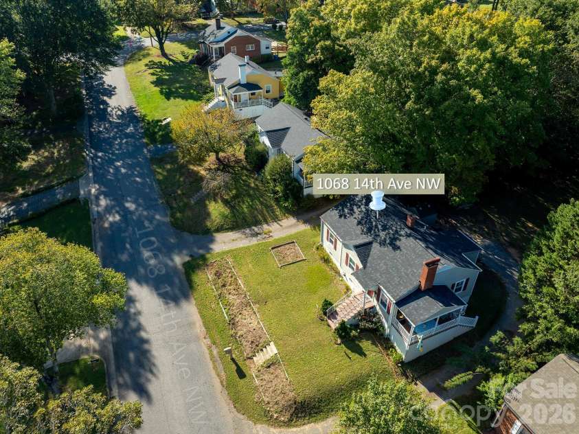 1068 14th Avenue, Hickory, NC 28601.  MLS# CAR4430656, YatesRealty ID 54676. 