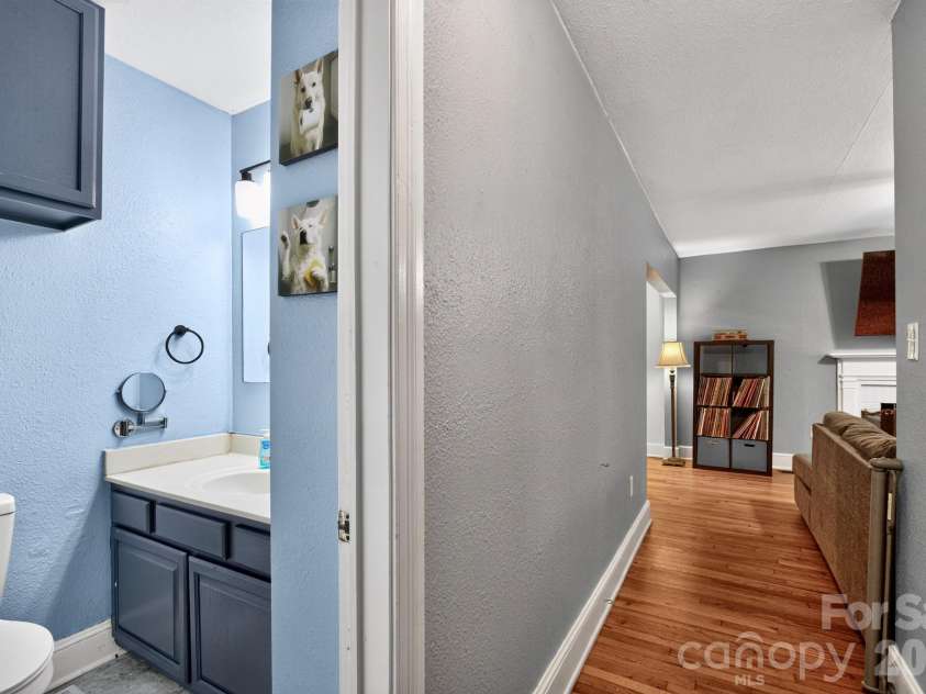 1068 14th Avenue, Hickory, NC 28601.  MLS# CAR4430656, YatesRealty ID 54676. 