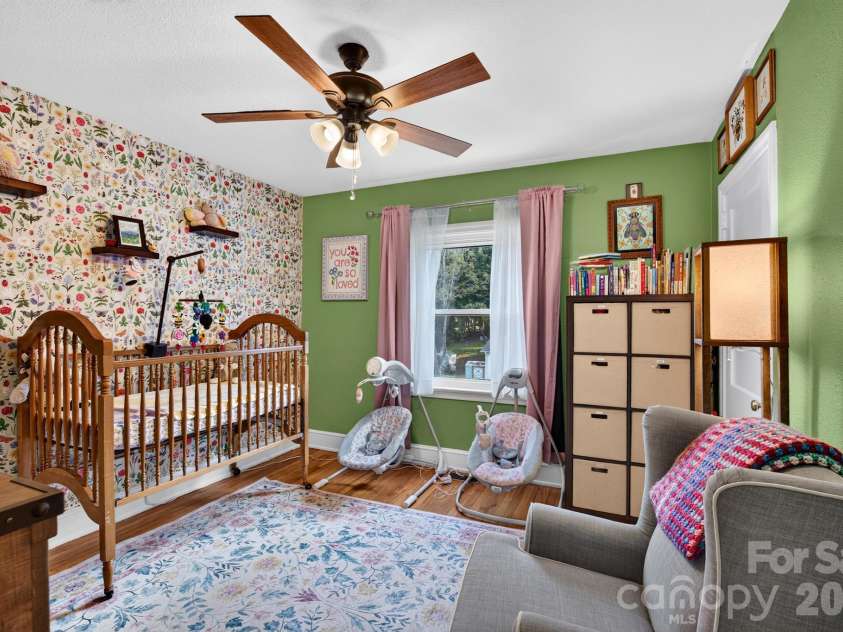 1068 14th Avenue, Hickory, NC 28601.  MLS# CAR4430656, YatesRealty ID 54676. 