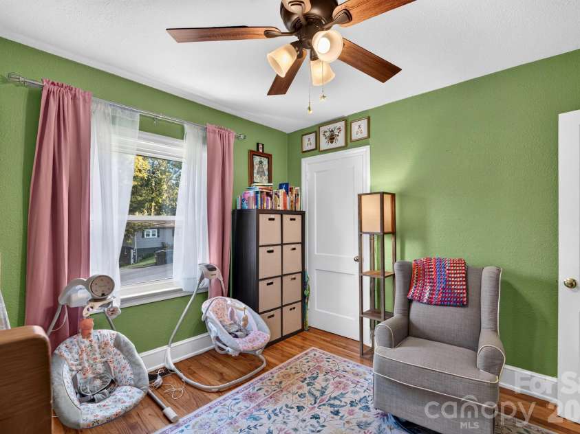 1068 14th Avenue, Hickory, NC 28601.  MLS# CAR4430656, YatesRealty ID 54676. 