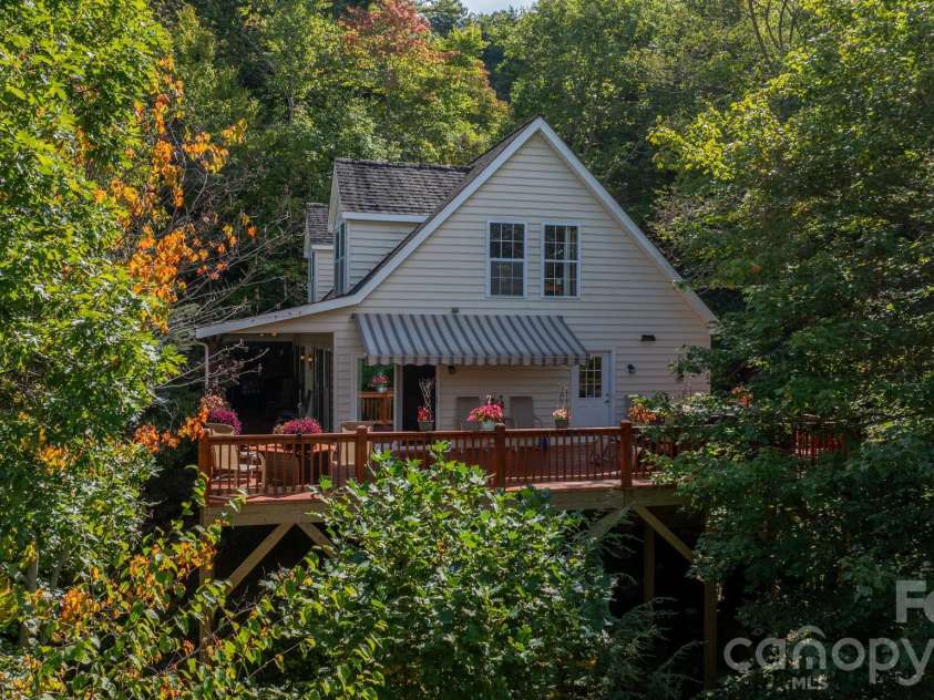 1056 Old Hampton Road, Boone, NC 28607.  MLS# CAR4431150, YatesRealty ID 54678. 