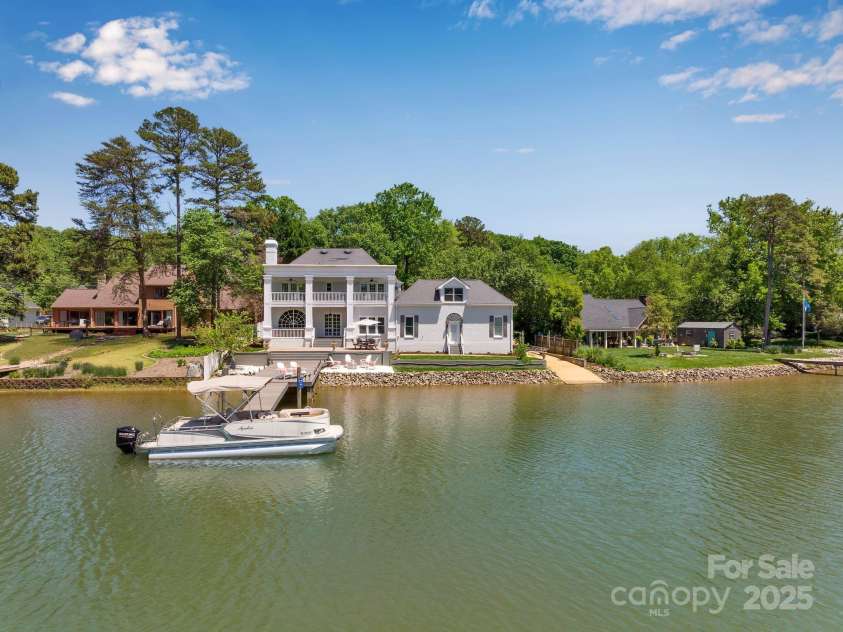 8150 Malibu Pointe Lane, Denver, NC 28037.  MLS# CAR4234717, YatesRealty ID 5468. 