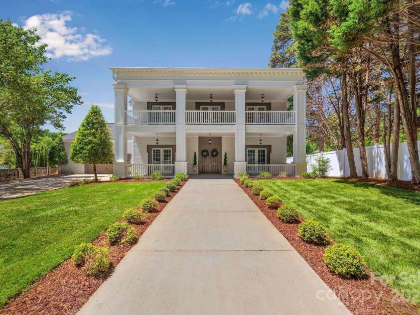 8150 Malibu Pointe Lane, Denver, NC 28037.  MLS# CAR4234717, YatesRealty ID 5468. 