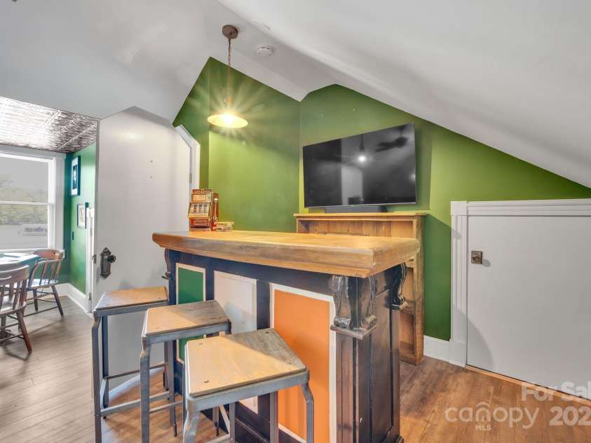 8150 Malibu Pointe Lane, Denver, NC 28037.  MLS# CAR4234717, YatesRealty ID 5468. Pub overlooking lake