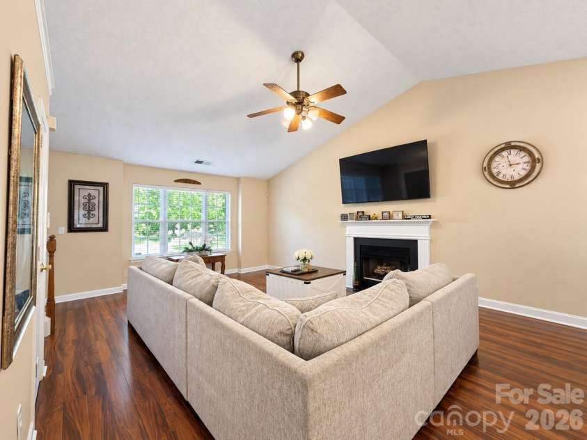 15751 Southern Garden Lane, Charlotte, NC 28278.  MLS# CAR4429361, YatesRealty ID 54685. 