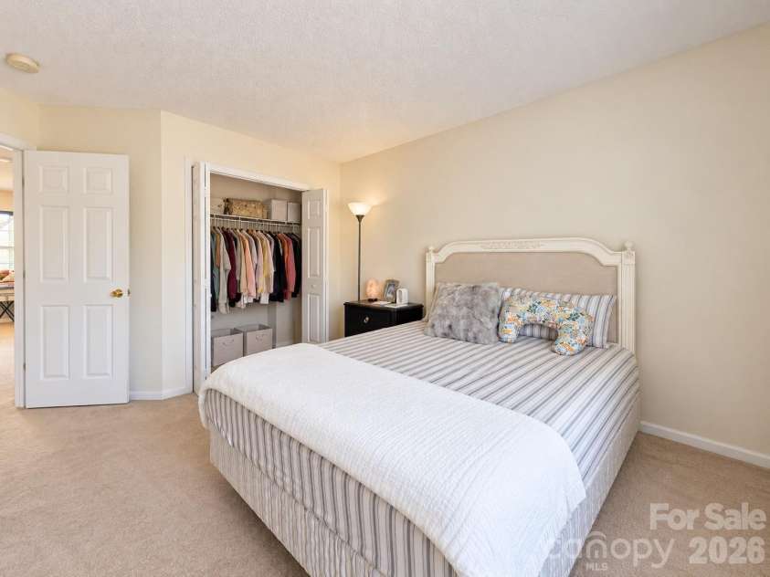 15751 Southern Garden Lane, Charlotte, NC 28278.  MLS# CAR4429361, YatesRealty ID 54685. 