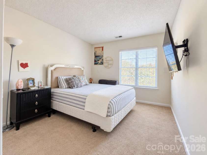 15751 Southern Garden Lane, Charlotte, NC 28278.  MLS# CAR4429361, YatesRealty ID 54685. 