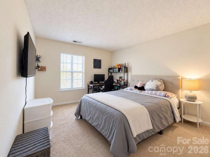 15751 Southern Garden Lane, Charlotte, NC 28278.  MLS# CAR4429361, YatesRealty ID 54685. 