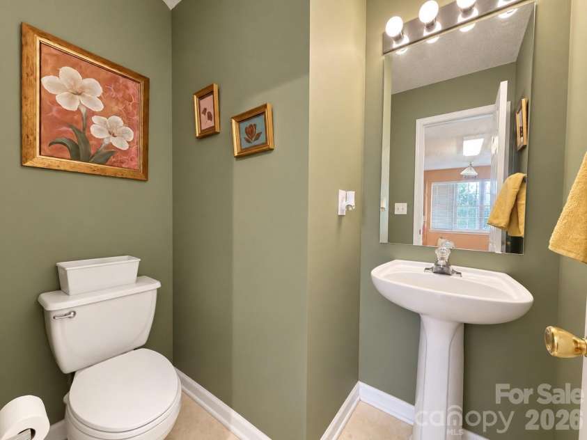 15751 Southern Garden Lane, Charlotte, NC 28278.  MLS# CAR4429361, YatesRealty ID 54685. 