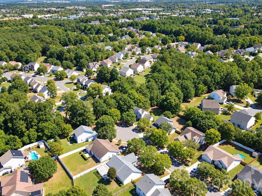 15751 Southern Garden Lane, Charlotte, NC 28278.  MLS# CAR4429361, YatesRealty ID 54685. 