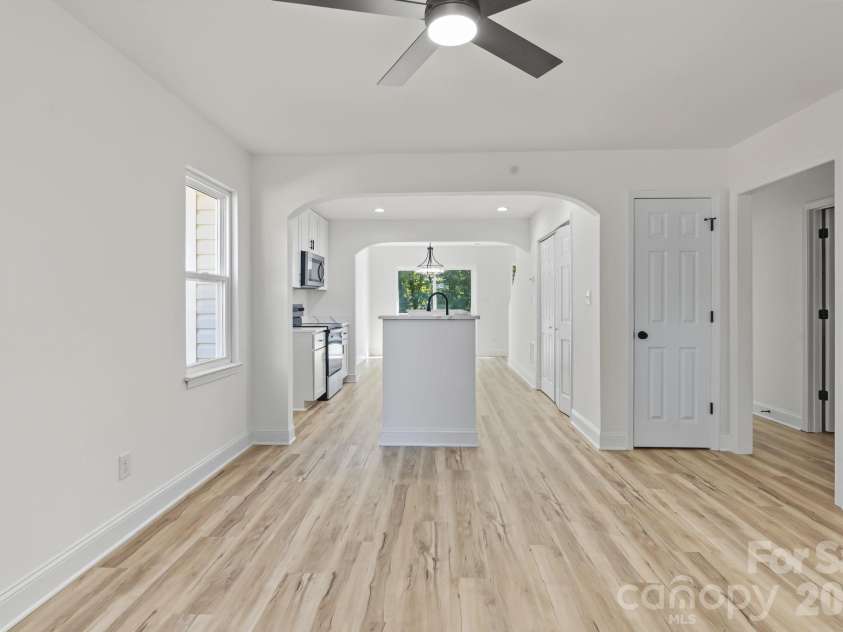 2825 Mayfair Avenue, Charlotte, NC 28208.  MLS# CAR4430334, YatesRealty ID 54687. 