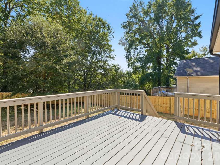 2825 Mayfair Avenue, Charlotte, NC 28208.  MLS# CAR4430334, YatesRealty ID 54687. 