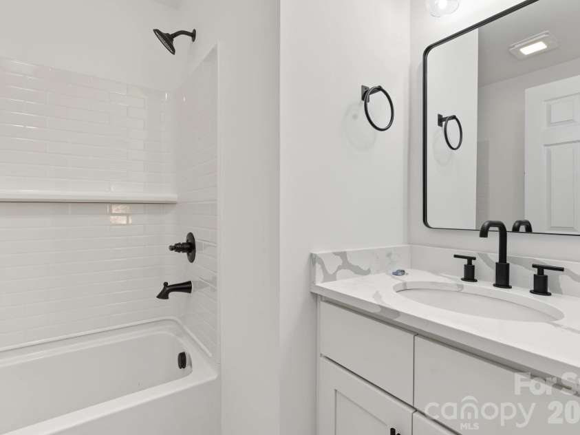 2825 Mayfair Avenue, Charlotte, NC 28208.  MLS# CAR4430334, YatesRealty ID 54687. Full Bath Main Floor