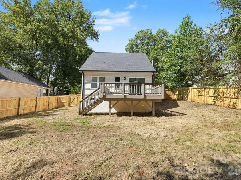 2825 Mayfair Avenue, Charlotte, NC 28208.  MLS# CAR4430334, YatesRealty ID 54687. Nice flat yard!!