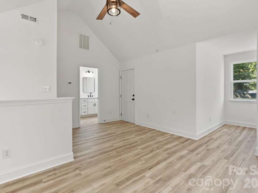 2825 Mayfair Avenue, Charlotte, NC 28208.  MLS# CAR4430334, YatesRealty ID 54687. Primary Bed Upstairs