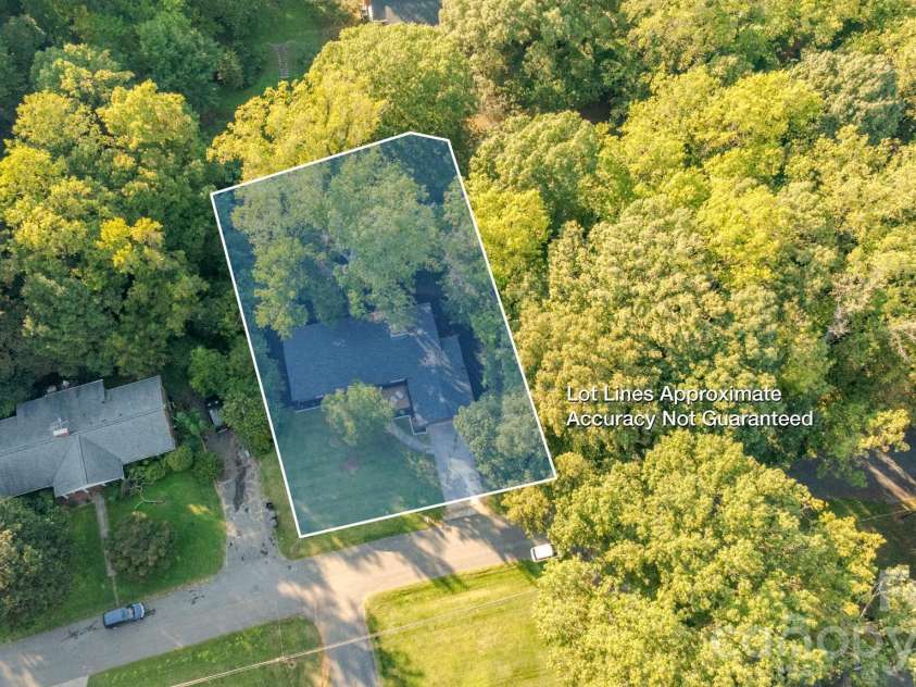 508 Berkshire Drive, Statesville, NC 28677.  MLS# CAR4427324, YatesRealty ID 54689. 