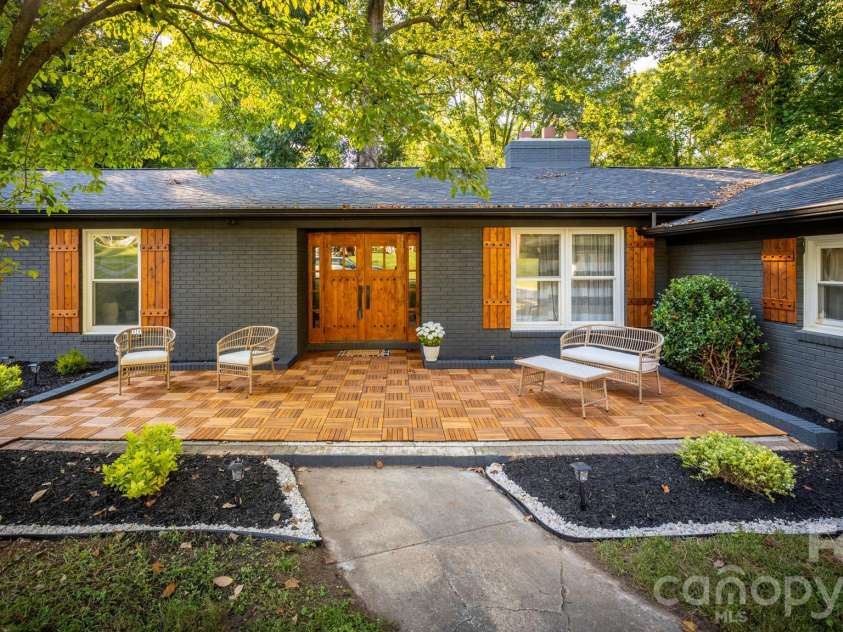 508 Berkshire Drive, Statesville, NC 28677.  MLS# CAR4427324, YatesRealty ID 54689. 