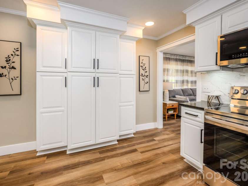 508 Berkshire Drive, Statesville, NC 28677.  MLS# CAR4427324, YatesRealty ID 54689. 