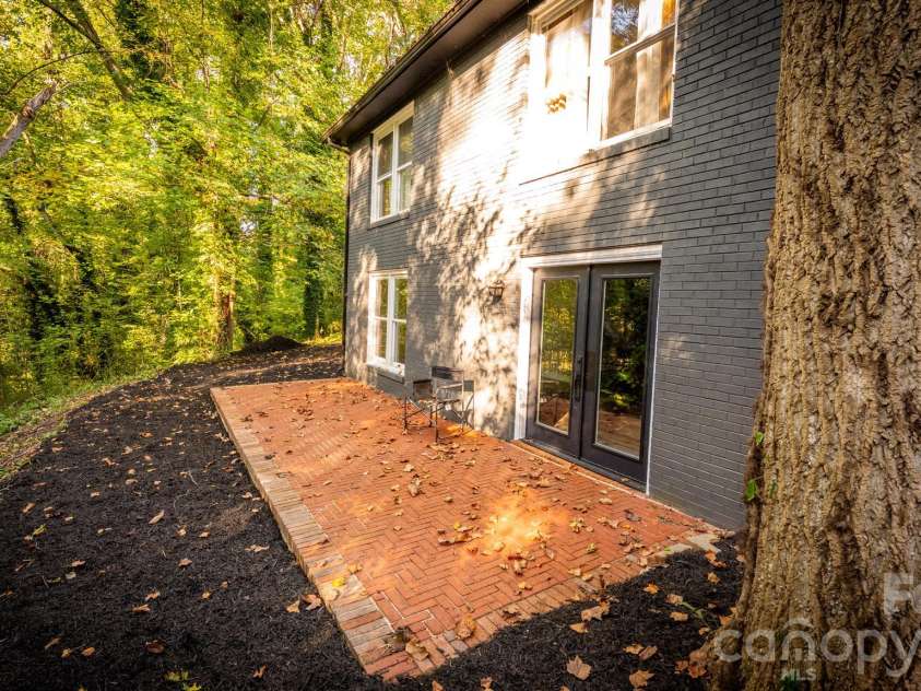 508 Berkshire Drive, Statesville, NC 28677.  MLS# CAR4427324, YatesRealty ID 54689. 