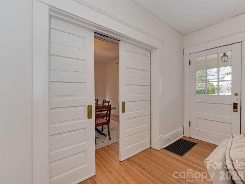 720 Clement Avenue, Charlotte, NC 28204.  MLS# CAR4347577, YatesRealty ID 5469. 