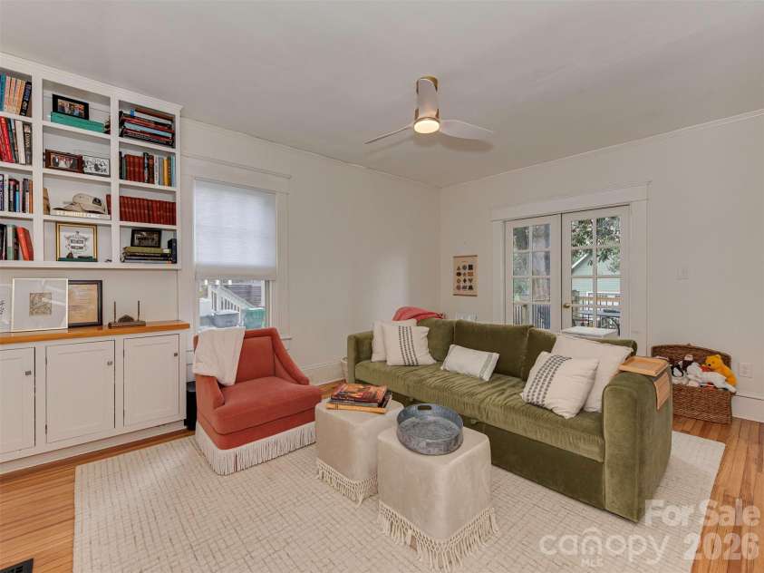 720 Clement Avenue, Charlotte, NC 28204.  MLS# CAR4347577, YatesRealty ID 5469. 