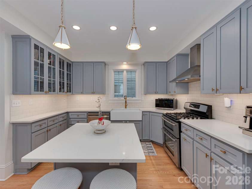720 Clement Avenue, Charlotte, NC 28204.  MLS# CAR4347577, YatesRealty ID 5469. 