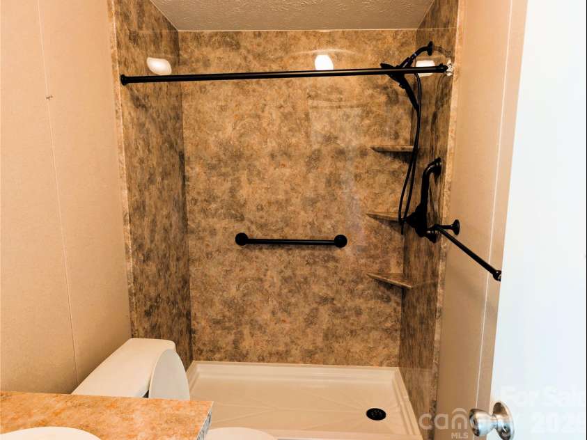 3610 Cameo Lane, Lenoir, NC 28645.  MLS# CAR4430128, YatesRealty ID 54691. Bathroom