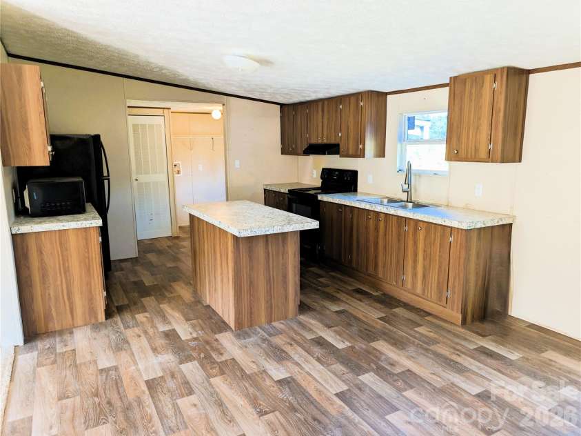 3610 Cameo Lane, Lenoir, NC 28645.  MLS# CAR4430128, YatesRealty ID 54691. Kitchen