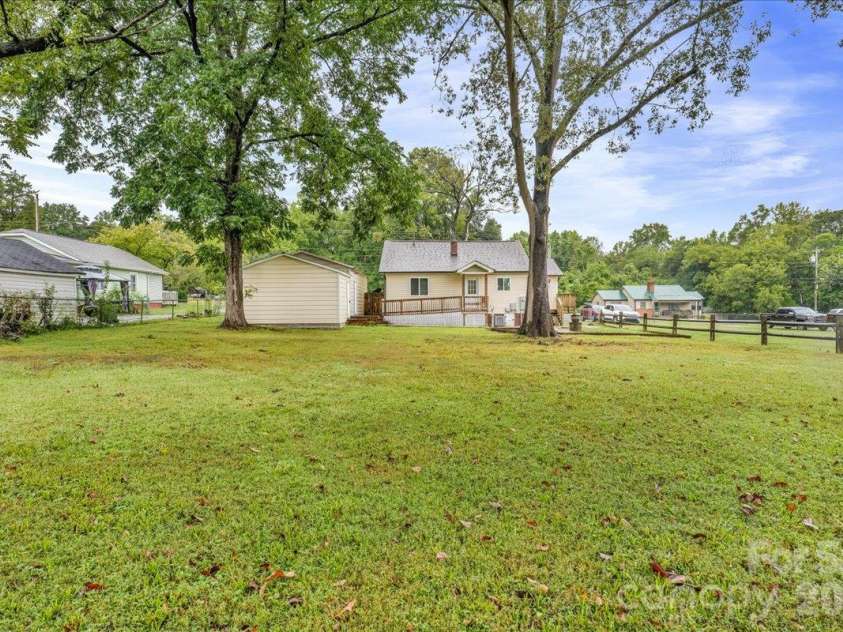 1005 Noles Drive, Mount Holly, NC 28120.  MLS# CAR4430700, YatesRealty ID 54692. 