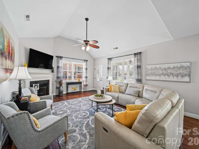 2367 Stardust Court, Denver, NC 28037.  MLS# CAR4429060, YatesRealty ID 54693. Great Room