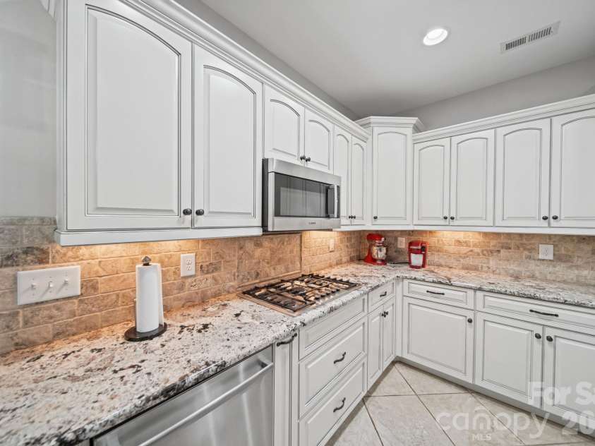 2367 Stardust Court, Denver, NC 28037.  MLS# CAR4429060, YatesRealty ID 54693. Kitchen