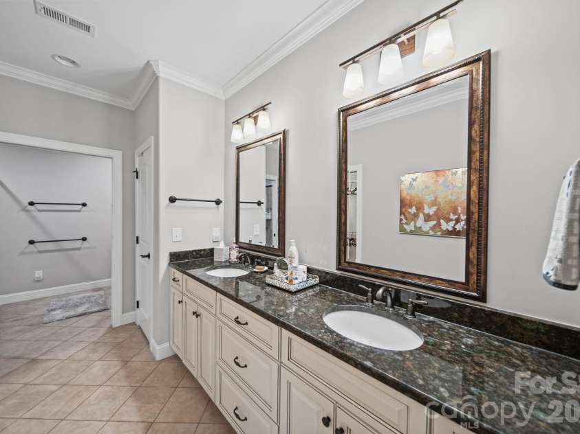 2367 Stardust Court, Denver, NC 28037.  MLS# CAR4429060, YatesRealty ID 54693. Primary Bathroom