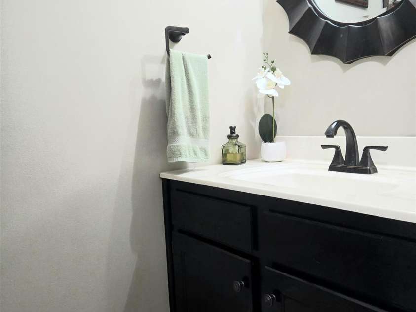 475 Spring Avenue, Newton, NC 28658.  MLS# CAR4430366, YatesRealty ID 54695. 