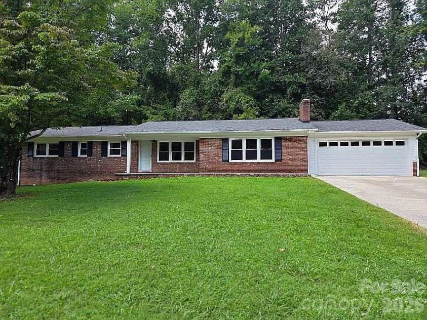 3828 Stroupe Street, Morganton, NC 28655.  MLS# CAR4427151, YatesRealty ID 54696. 