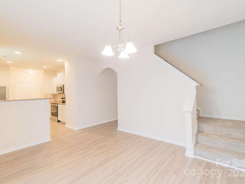 2009 Amos Oaks Lane, Charlotte, NC 28215.  MLS# CAR4238692, YatesRealty ID 5470. 