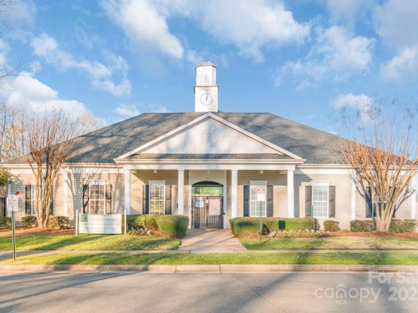 2009 Amos Oaks Lane, Charlotte, NC 28215.  MLS# CAR4238692, YatesRealty ID 5470. 